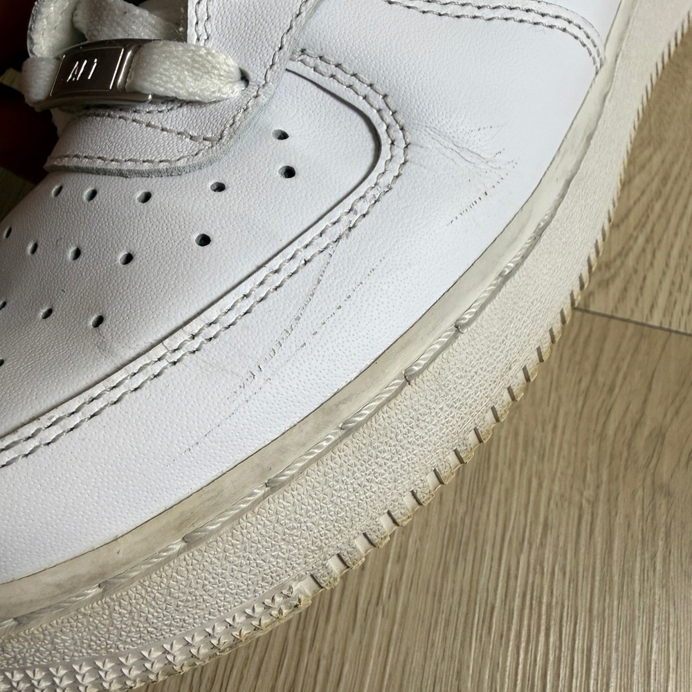 Nike Air Force 1 Low '07 Womens Size 7.5 Triple White Sneakers DD8959-100 - Picture 13 of 14